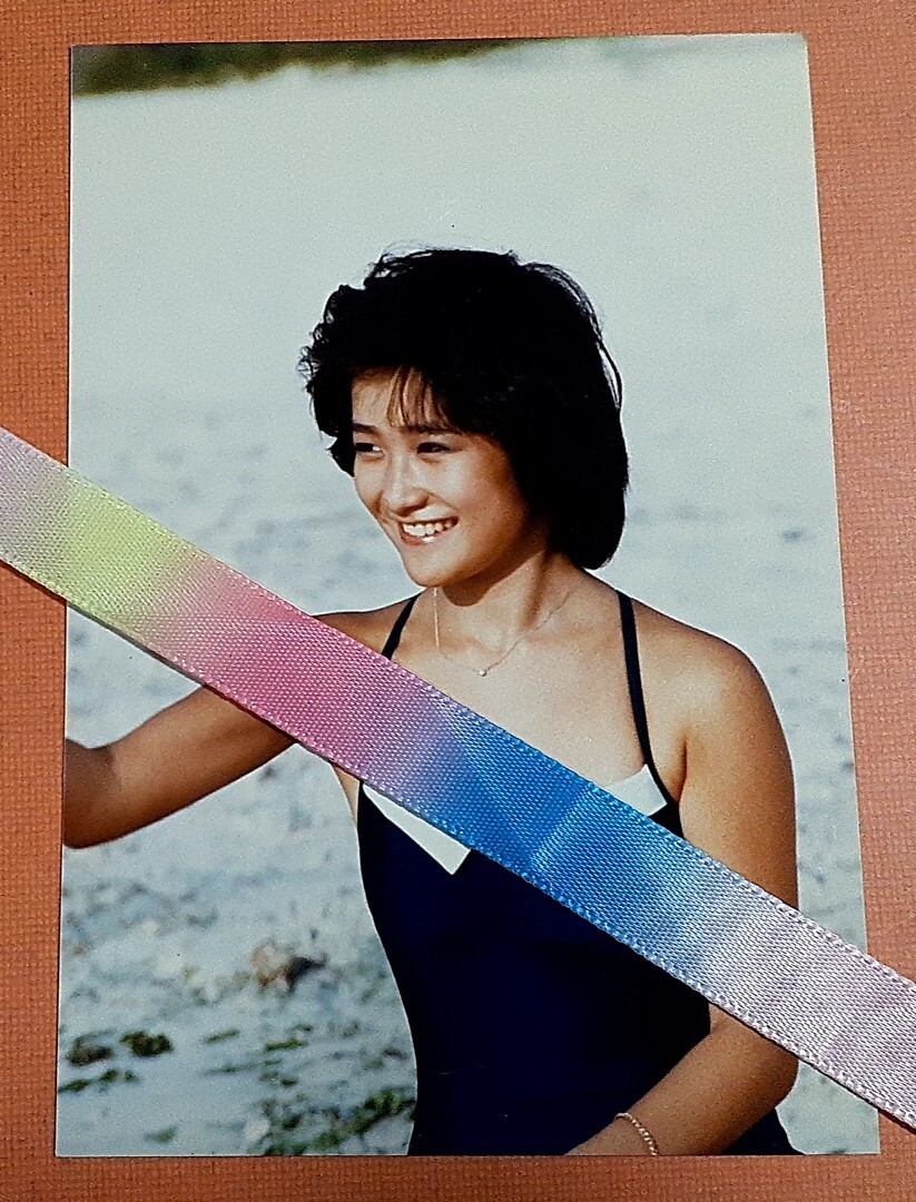 岡田有希子さん 生写真 当時物 3の画像1