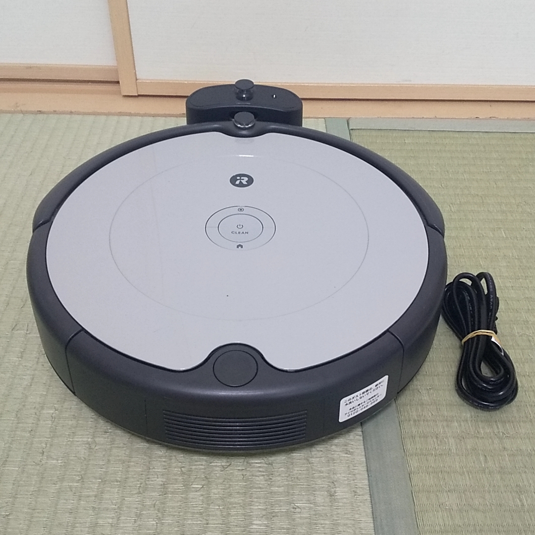 iRobot　アイロボット　Roomba　ルンバ　692　ロボット掃除機　充電台付き_画像1