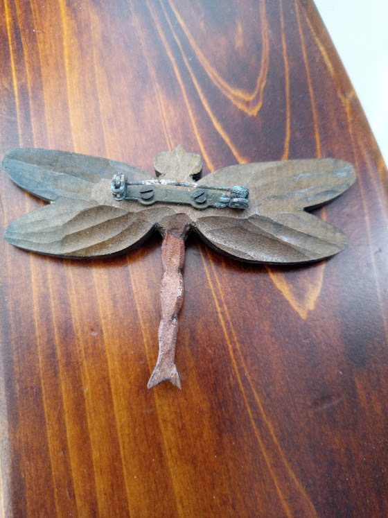  dragonfly. brooch wooden hand made domestic production 8x5cm tree carving ... making light .. light 