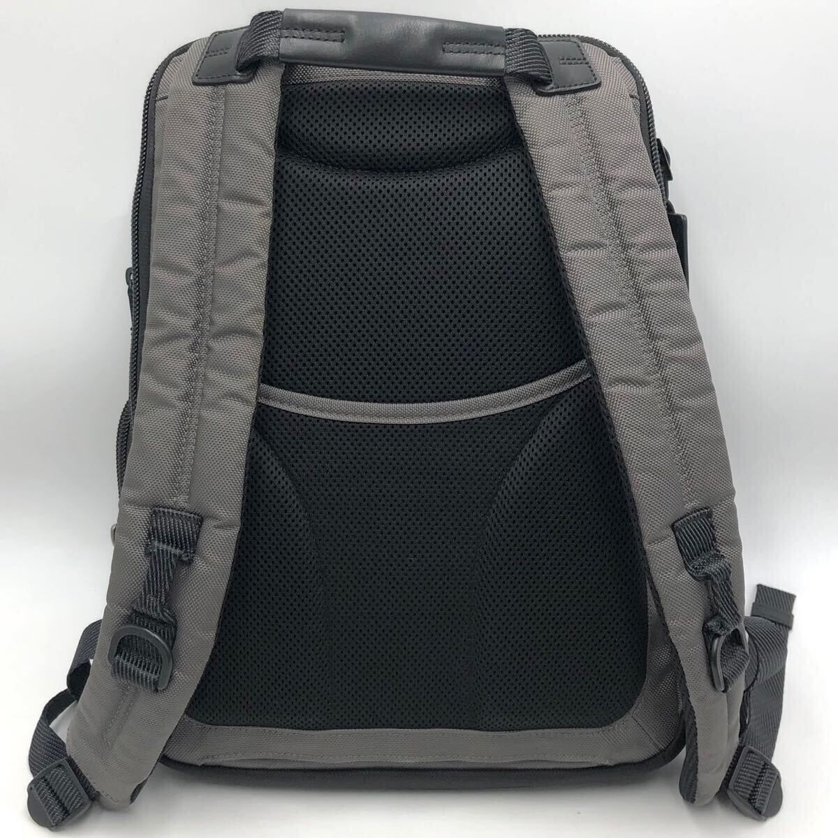 1円~極美品 TUMI トゥミ ALPHA BRAVO KNOX Backpack メンズ ビジネスバッグ リュックサック A4+PC可 レザー バリスティックナイロン 迷彩の画像3