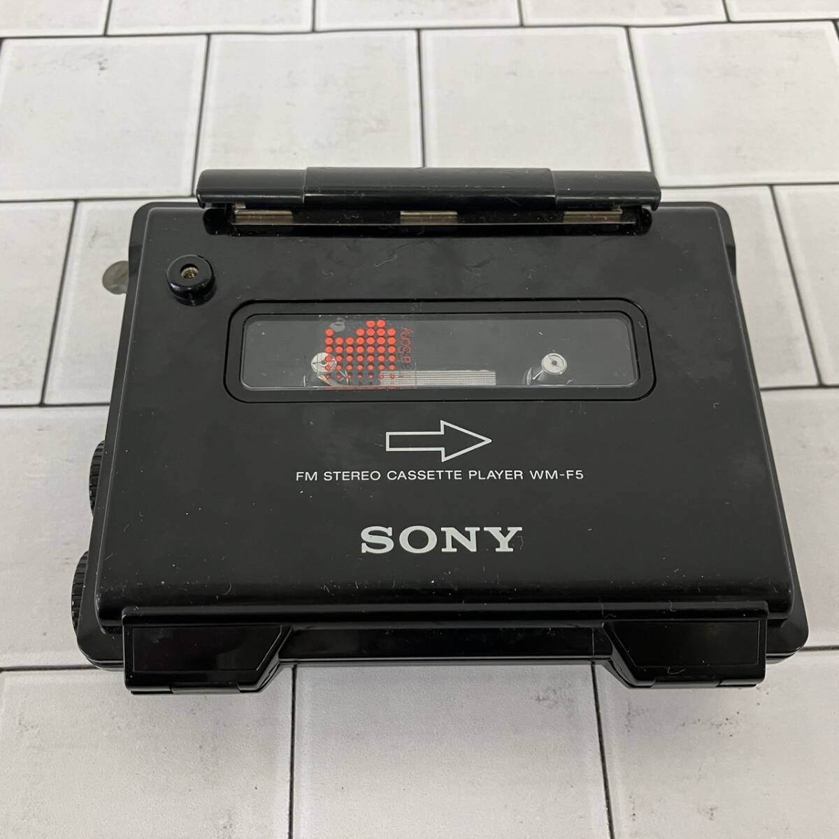 D040-M24-7 SONY ソニー WALKMAN ウォークマン FM STEREO CASSETTE PLRYER WM-F5 オーディオ機器の画像2