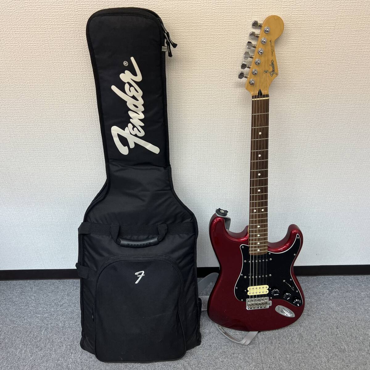 C069-T8-1283 fender フェンダー STRATOCASTER ストラトキャスター MADE IN JAPAN T050967 エレキギター 弦楽器の画像1