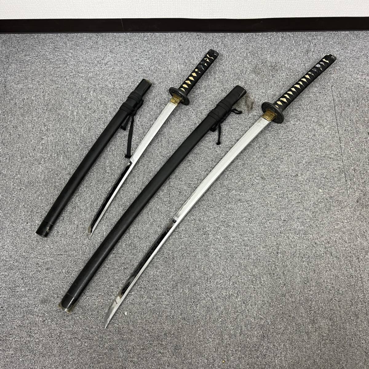 B019-M24-198 模造刀 模擬刀 刀剣 武具 鞘 拵 長刀 全長約100cm 刃渡約71cm 短刀 脇差 全長約66cm 刃渡約45cm_画像1