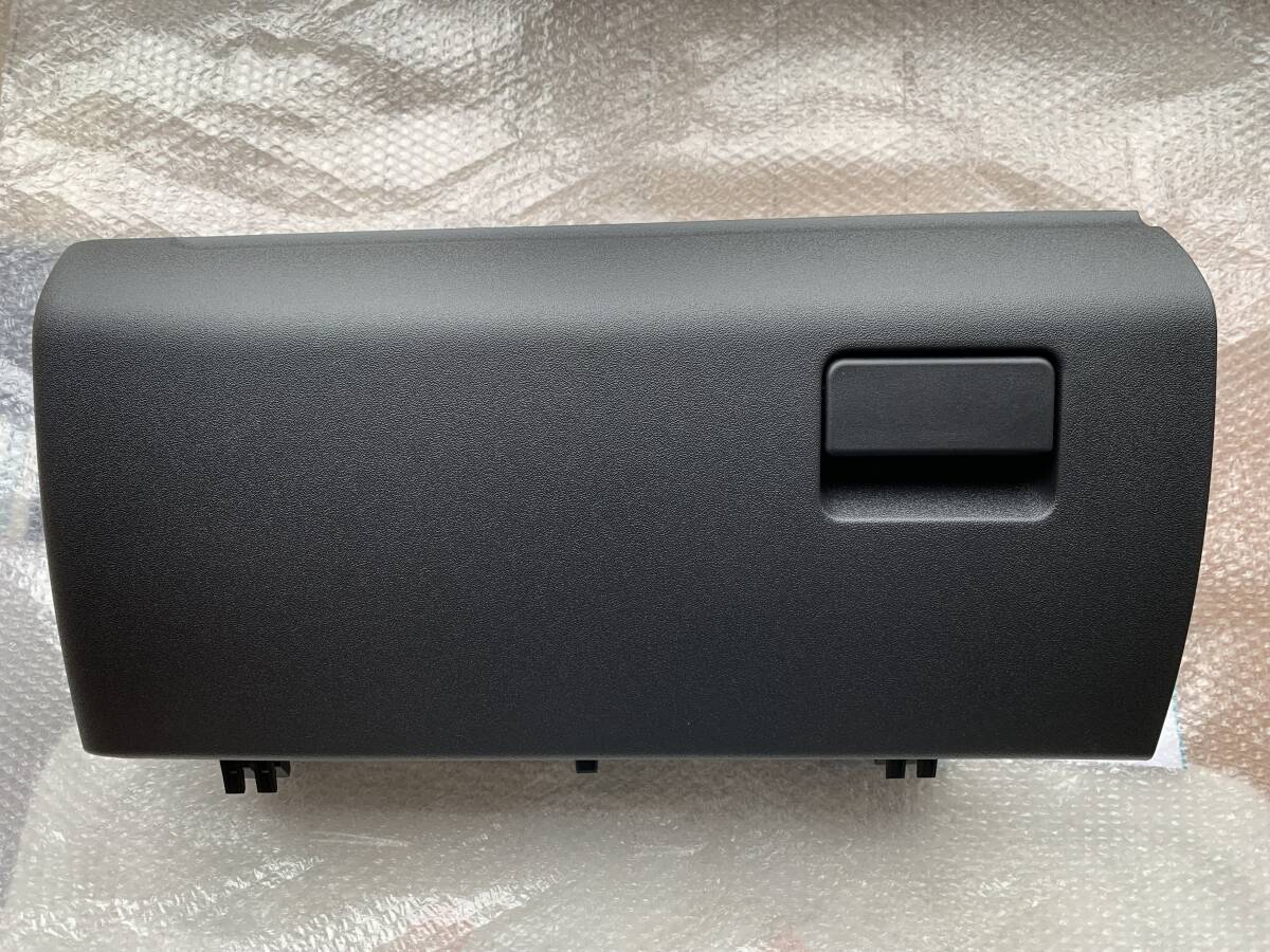  Hiace 200 series glove box Toyota original part 55550-26010-BO (2022 year made ) secondhand goods 