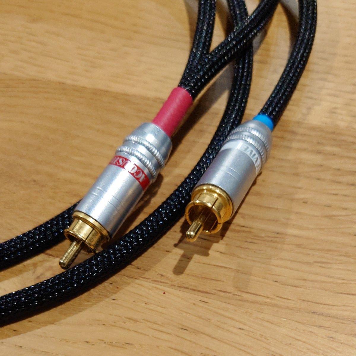 美品】ACOUSTIC REVIVE LINE-1 0R-TripleC-FM RCAケーブル 元箱 美品】ACOUSTIC REVIVE LINE-1 0R-TripleC-FM RCAケーブル 元箱