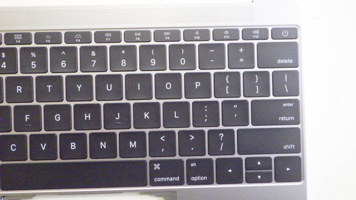 新入荷　Apple MacBook Retina 12インチ Early 2015 A1534　キーボード スペースグレー 　中古動作品②_画像4