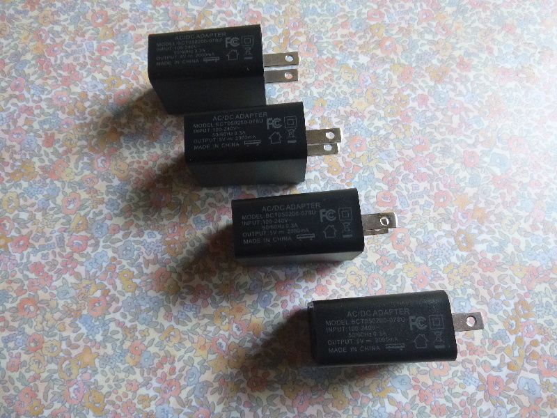 USB電源 ACアダプター INPUT100~240V 50/60Hz 0.3A OUTPUT 5V 2000mA ブラック 4個セット_画像1
