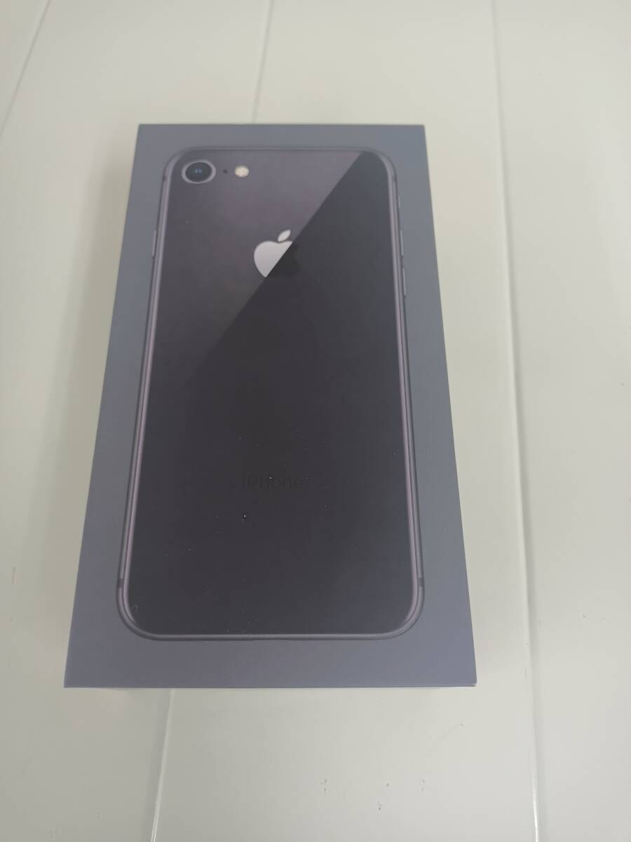 中古 iPhone8 64GB Space Gray Model A1906 スペースグレイ 箱有 の画像3