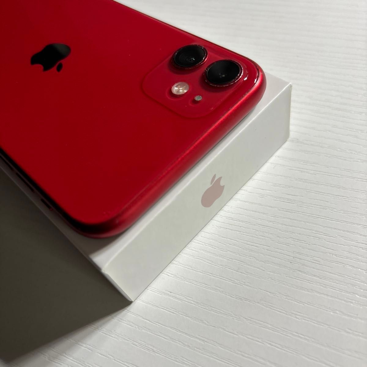 iPhone 11 (PRODUCT)RED 128 GB SIMフリー