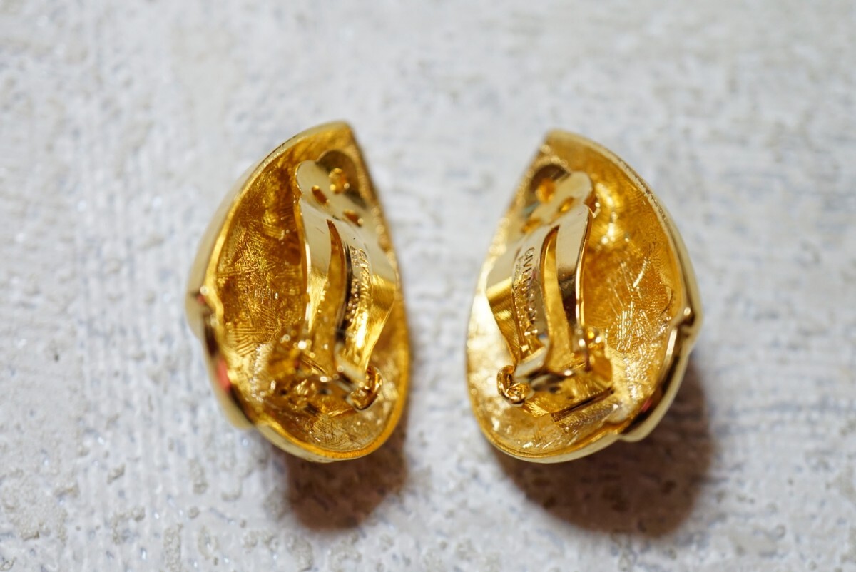 1066 GIVENCHY/ji van si. earrings both ear Vintage brand accessory antique Gold color ear decoration ornament 