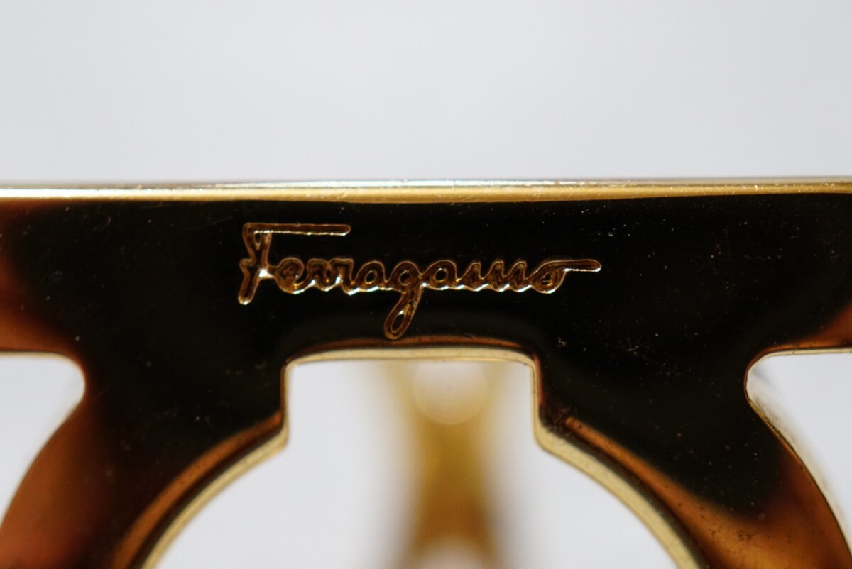 1421 Ferragamo/フェラガモ 海外製 ブランド ゴールドカラー スカーフリング ヴィンテージ アクセサリー アンティーク 装飾品の画像2