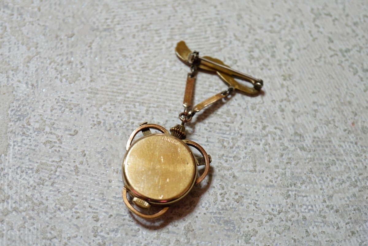 1716 稼働品 CYPRES 手巻き ゴールドカラー 懐中時計 ブローチ ブランド ヴィンテージ アクセサリー アンティーク スイス 時計 装飾品_画像6