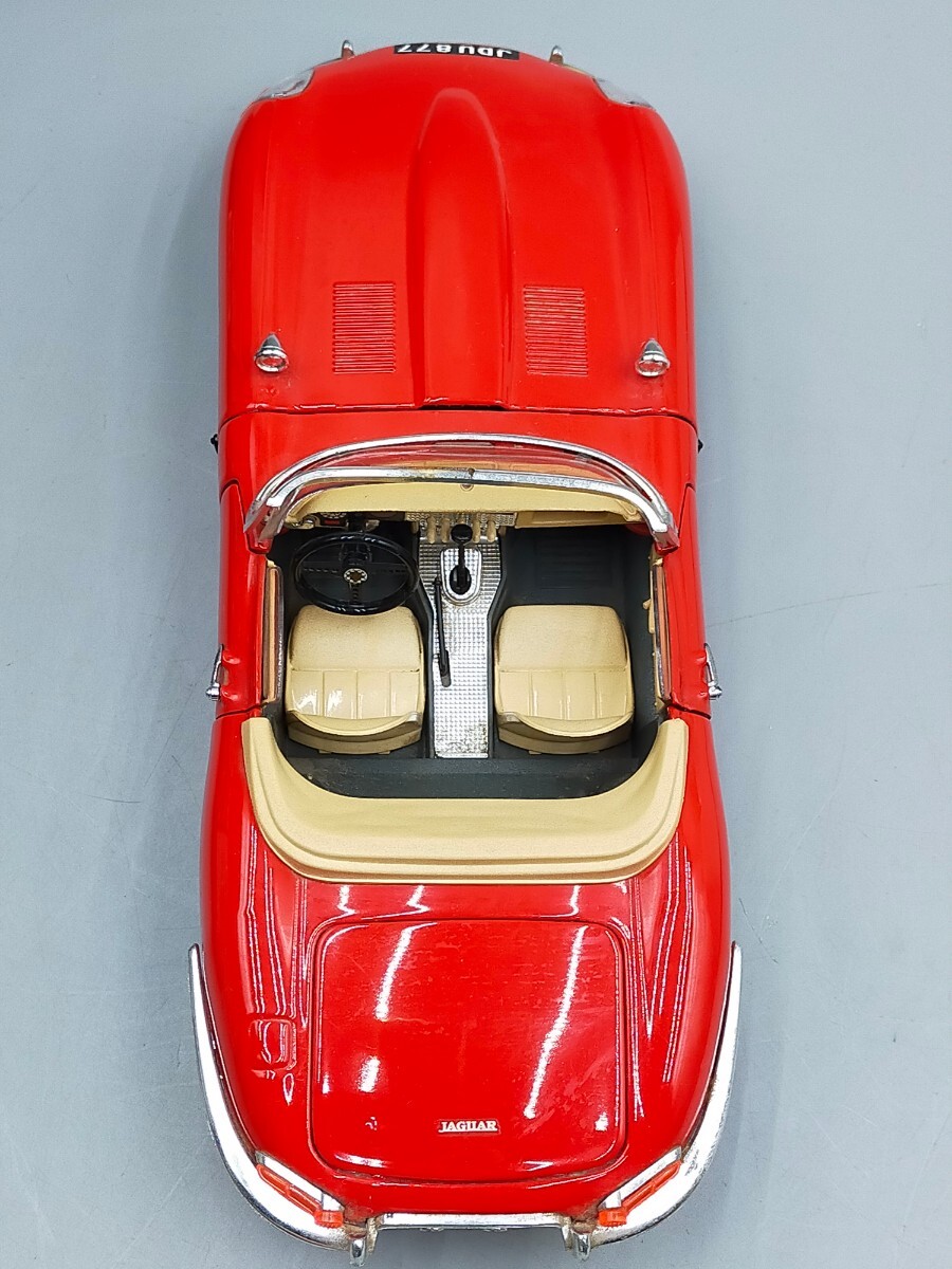 ●burago 1/18 JAGUAR E'' CABRIOLET 1961 レッド ダイキャストメタルモデル 車 模型 ブラーゴ ミニカー