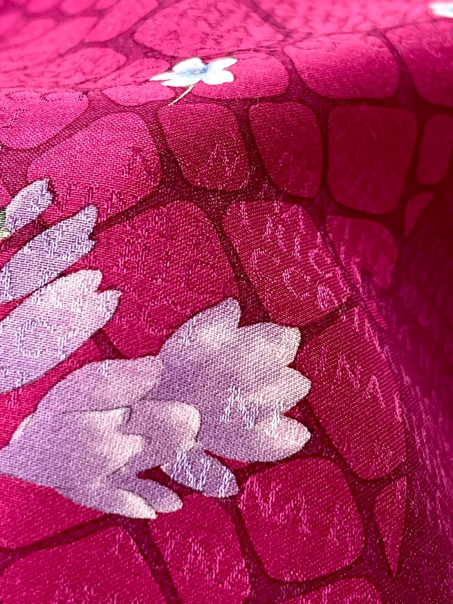 Nina Ricci  高級感　シルク混　大判ハンカチーフ　赤紫カラー花柄