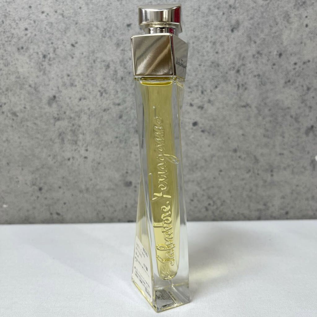 ※【Salvatore Ferragamo/サルヴァトーレフェラガモ】香水 6600801 プールファムオードパルファム 50mL 残量多め イタリア製 POUR FEMME の画像3