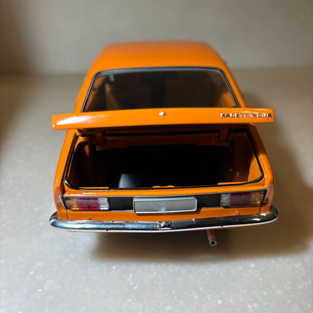 1/18 「オペルカデットC クーペ」1976年モデル オレンジ ミニチャンプスの画像8