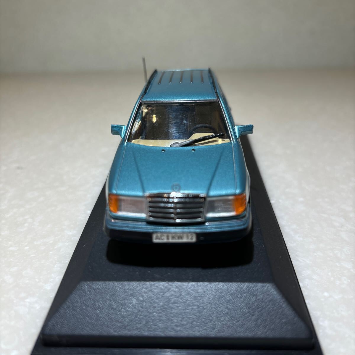 1/43「メルセデスベンツ 300TEステーションワゴン W124」1991年 ミニチャンプス製 の画像3