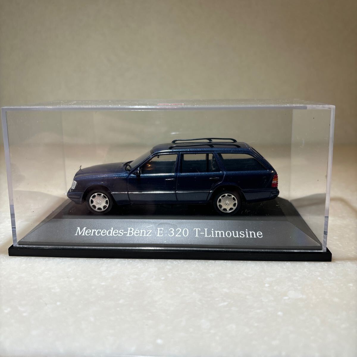 1/43「メルセデスベンツ E320 ステーションワゴン W124後期」 ノーチカルブルー　ヘルパ製 _画像8