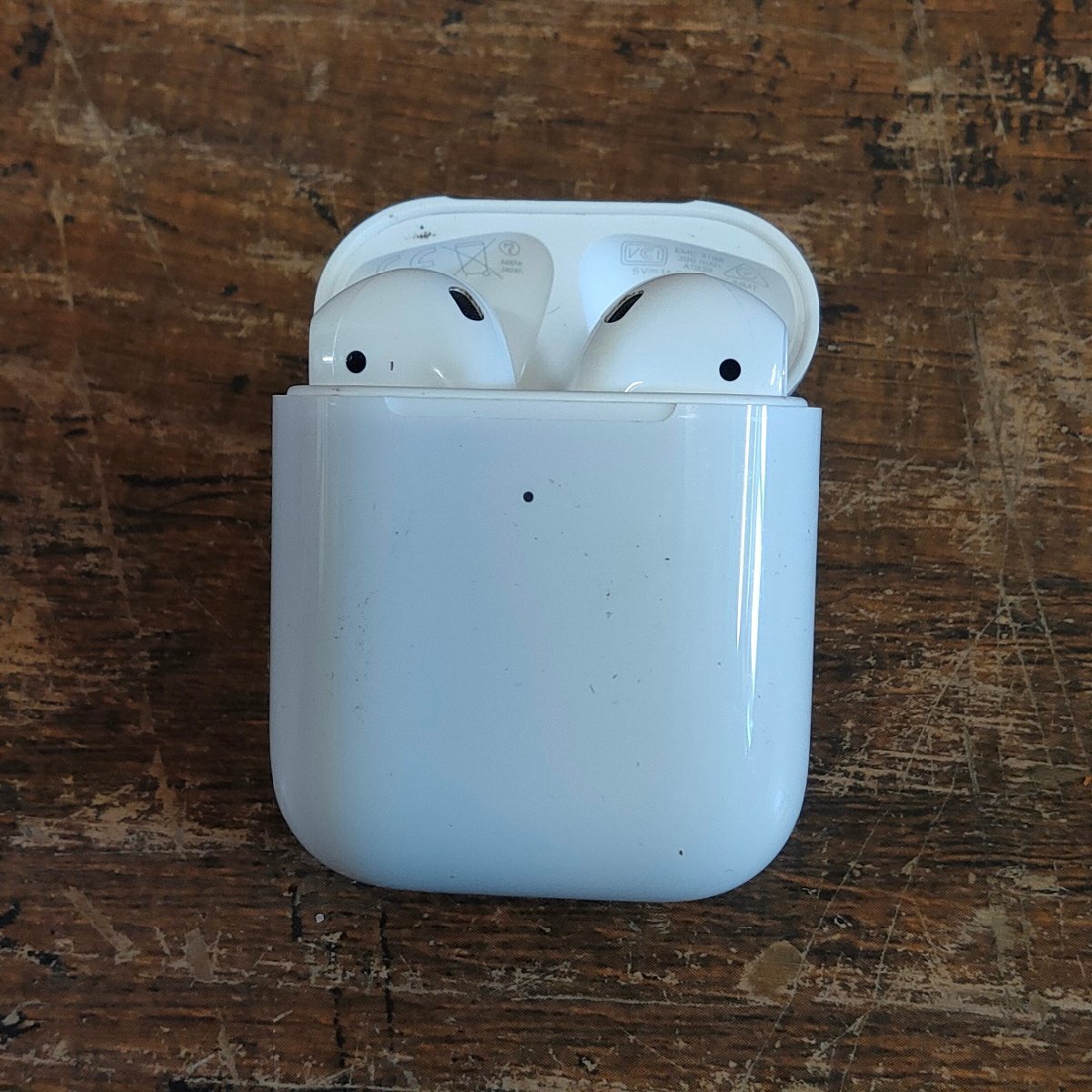 Apple AirPods a1938 A2031 A2032 第2世代 アップル ワイヤレスイヤホン 動作OK!! 041008/SR19Rの画像1