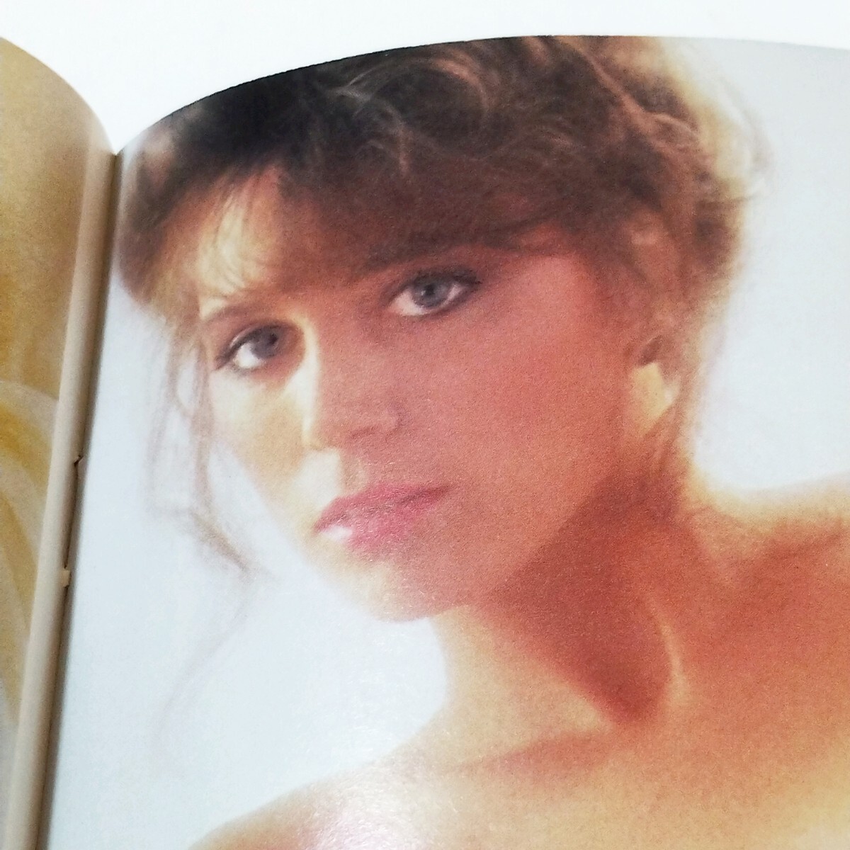 e プレイボーイ PLAYBOY 　1983年12月号　雑誌 ダメージあり　女性　海外　洋書　グラビア　セクシー 女優　ブロンド　金髪　成人_画像9