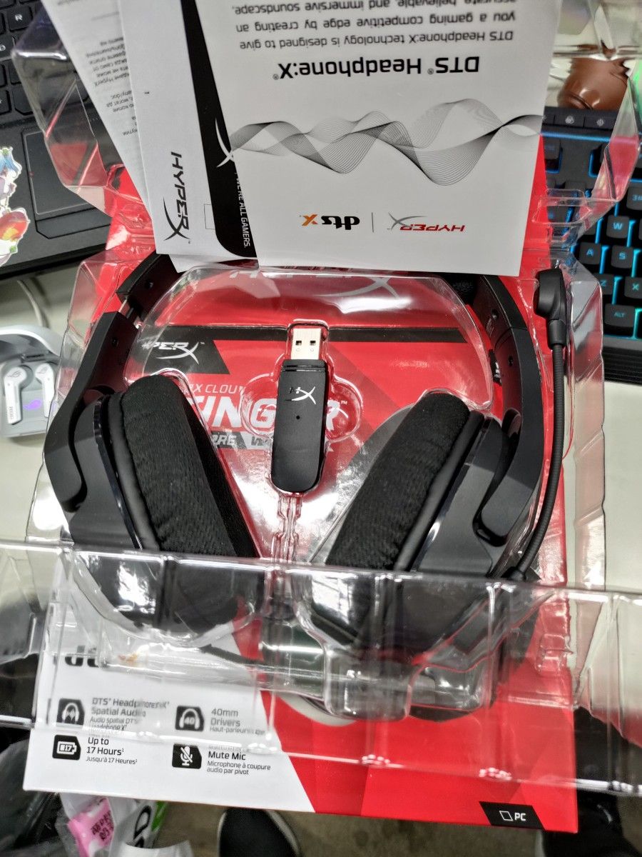 HyperX ゲーミングワイアレスヘッドホン