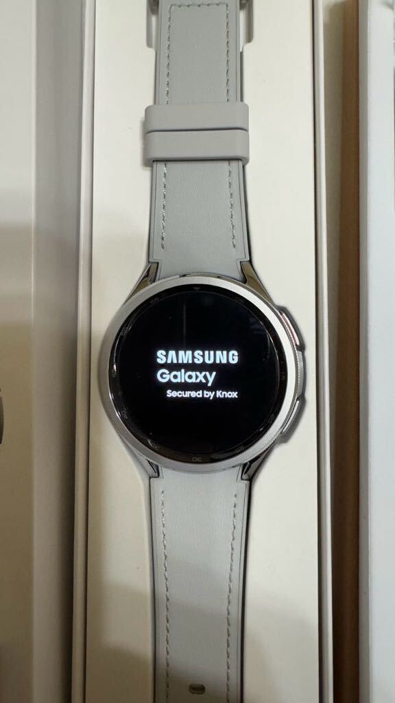 Galaxy Watch6 Classic 47mm シルバー スマートウォッチ 本体 端末 Samsung純正 国内正規品の画像2