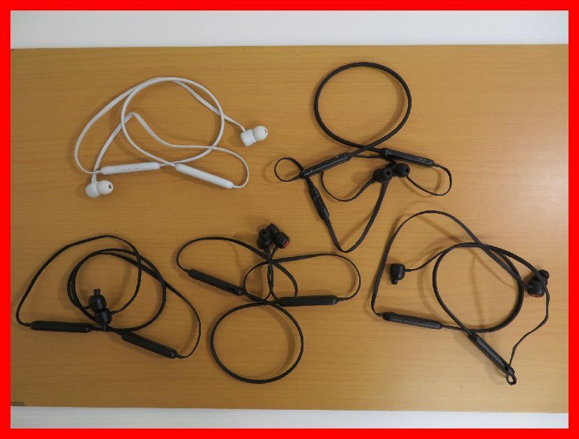 2404★M-1261★訳あり品 ジャンク Apple beats BeatsX A1763 Beats Flex A2295 ワイヤレスイヤフォン 5点 動作未確認 中古品の画像1