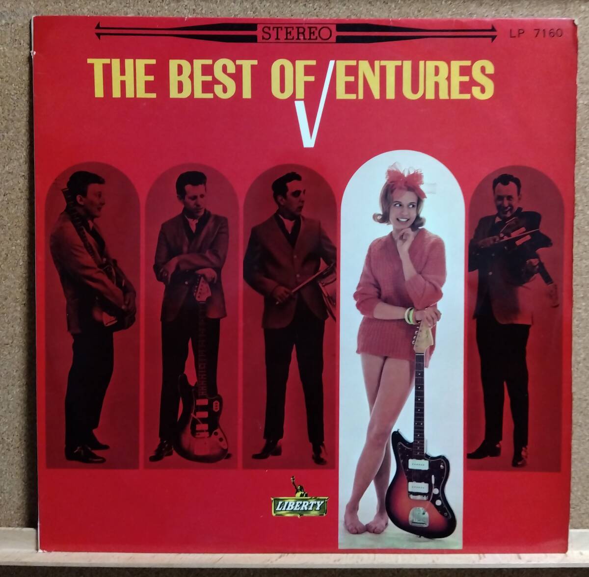 LP(紙ジャケ.赤盤.LP-7160インストゥルメンタルロック)ベンチャーズVENTURES/THE BEST OF VENTURES【同梱可能６枚まで】060411_画像1