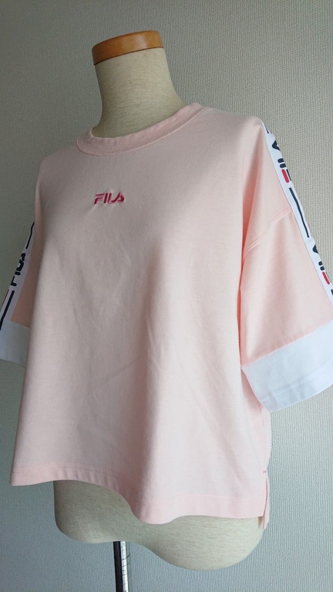 新品未使用　FILA　 半袖 カットソー Tシャツ ロゴ入り　フィラ　ゆったり