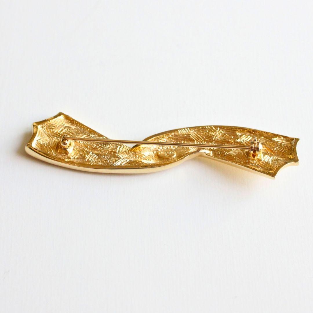  Givenchy Gold design brooch 