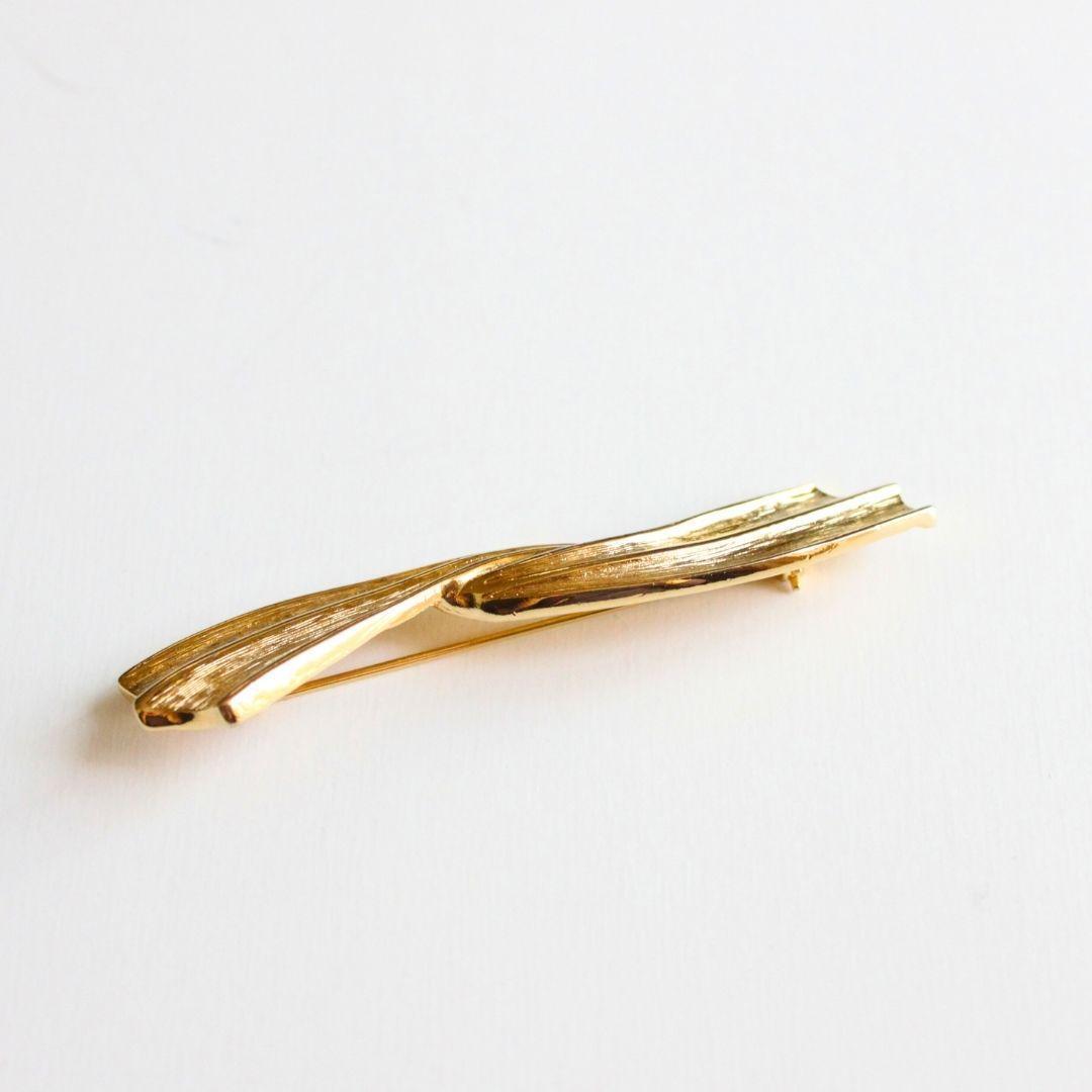  Givenchy Gold design brooch 