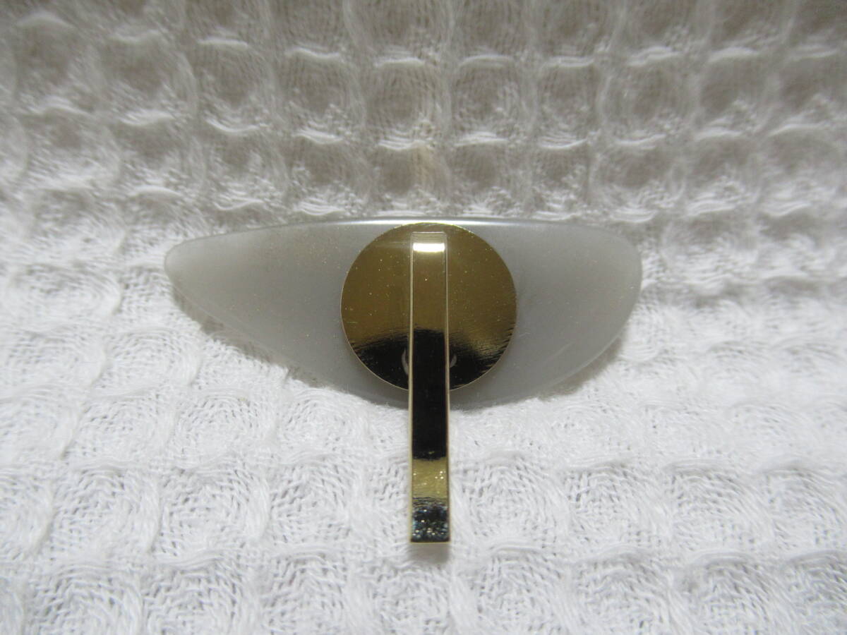 グレー系色三日月型の樹脂 パールの半球型 ゴールドポニーフック ２点セット の画像5