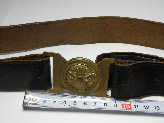 ...? belt / war front military uniform army equipment old clothes police land army navy war 