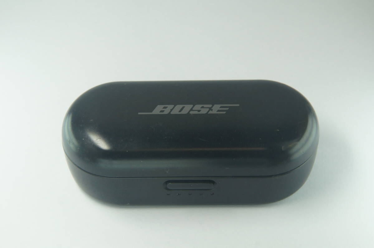 ジャンク bose sport earbuds ケース 送料無料 2211の画像1