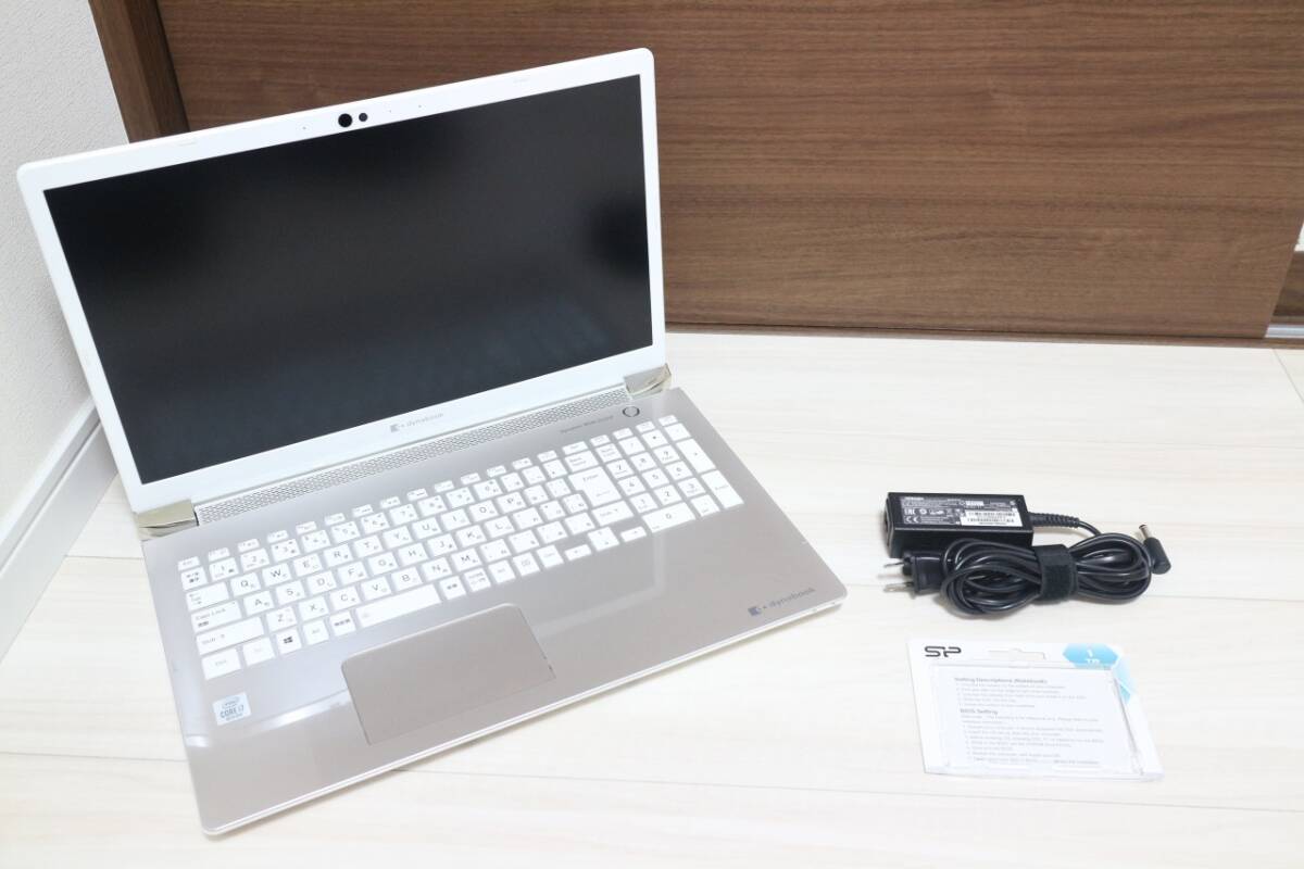 ★ハイスペック★ レア 16.1インチ!! SSD 256GB ＋ 新品 SSD 1TB office 2019 ★良品★ 東芝 dynabook T8 P2T8MPBG i7 10510 8GB ♪_画像1