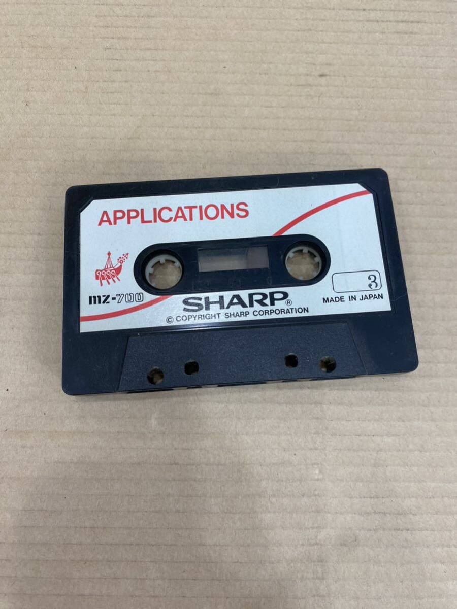 SHARP Hu-BASIC MZ-700 パソコンゲームソフト APPLICATIONS カセットソフトの画像1