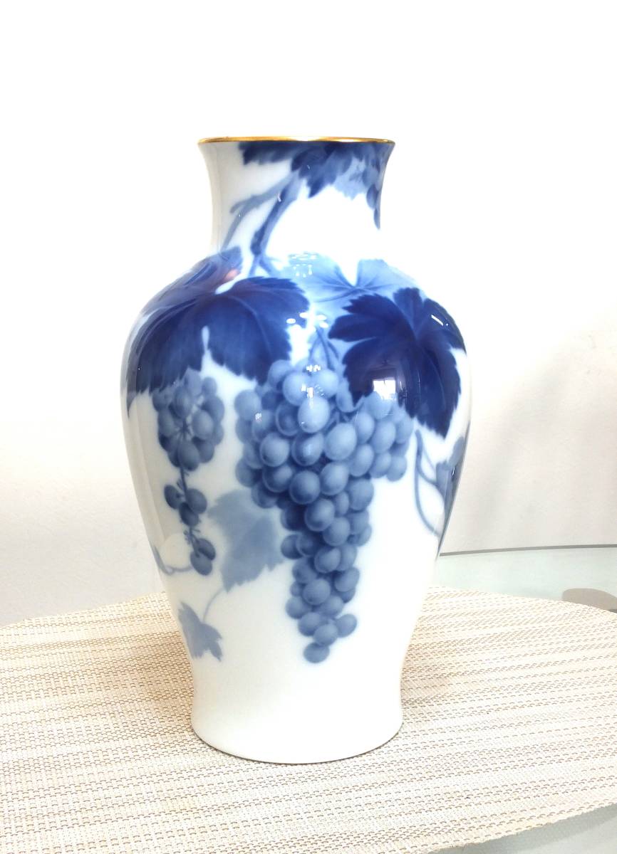 大倉陶園 葡萄の花瓶／花入 （高さ 27.5cm）_画像1