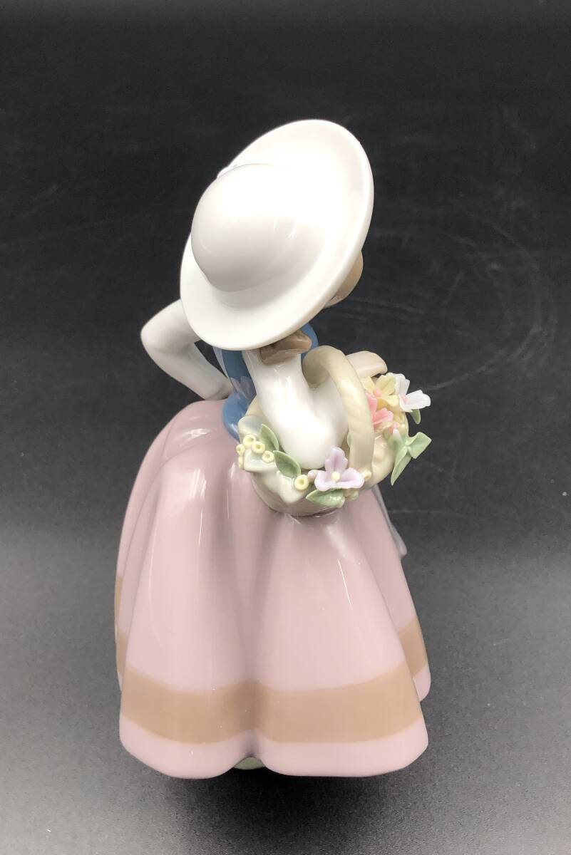 7703001-4【LLADRO】リヤドロ/甘い花の香り/フィギュリン/置物/16cm/美品/箱あり_画像8