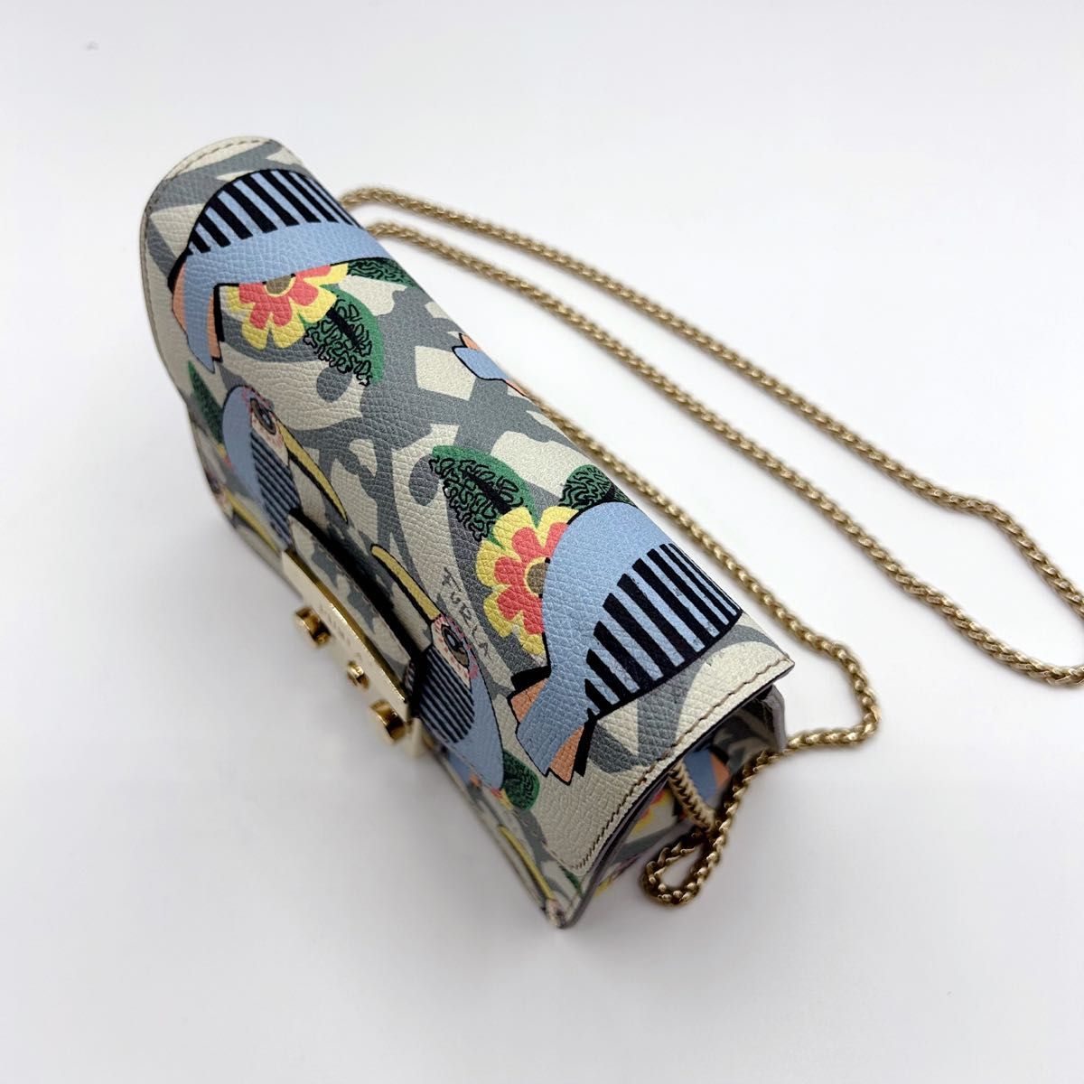 激レア×美品 FURLA フルラ メトロポリス 鳥 総柄 チェーン 激レア×美品 FURLA フルラ メトロポリス 鳥 総柄 チェーン