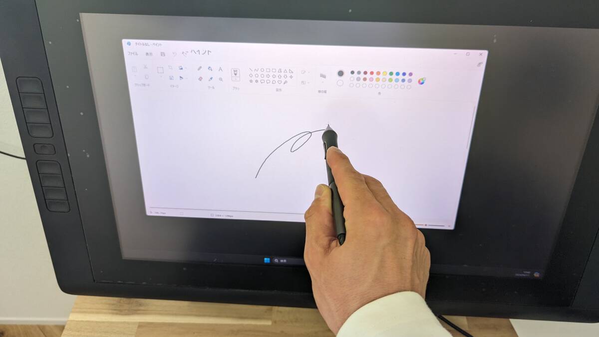 Wacom ワコム液晶ペンタブレット Cintiq 22HD touch DTH-2200の画像3