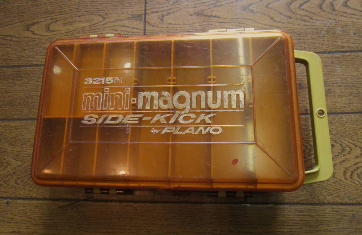 ★1980s オールド オールドプラノ！PLANO mini-magnum SIDE-KICK マグナム タックルボックス 両面使用可 プラスチック 中古現状品★_画像1