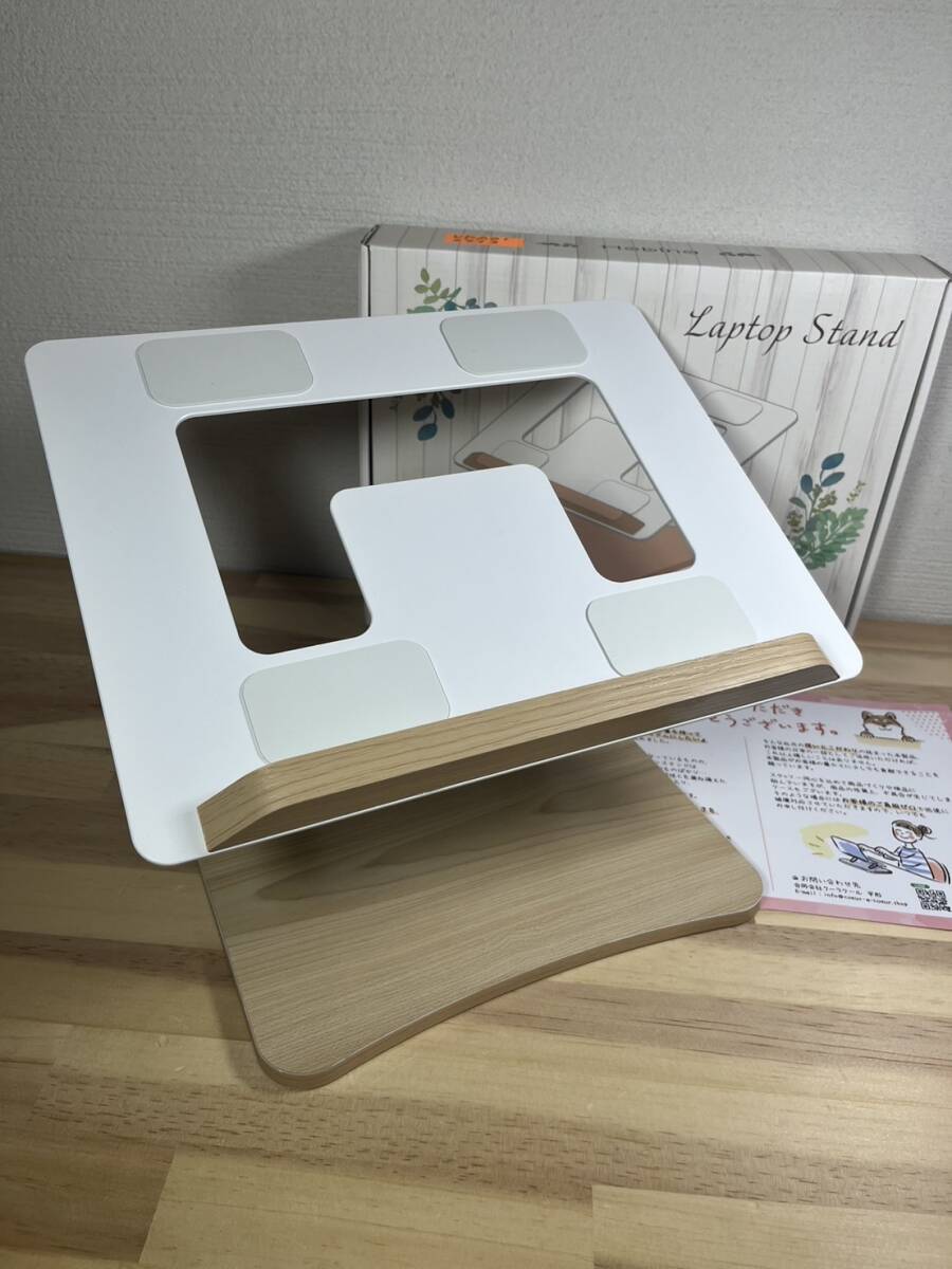 【一円スタート】lapyop stand 暮らしにやさしく溶け込むノートパソコンスタンド 縦23.5*3横0cm「1円」URA01_2773の画像1