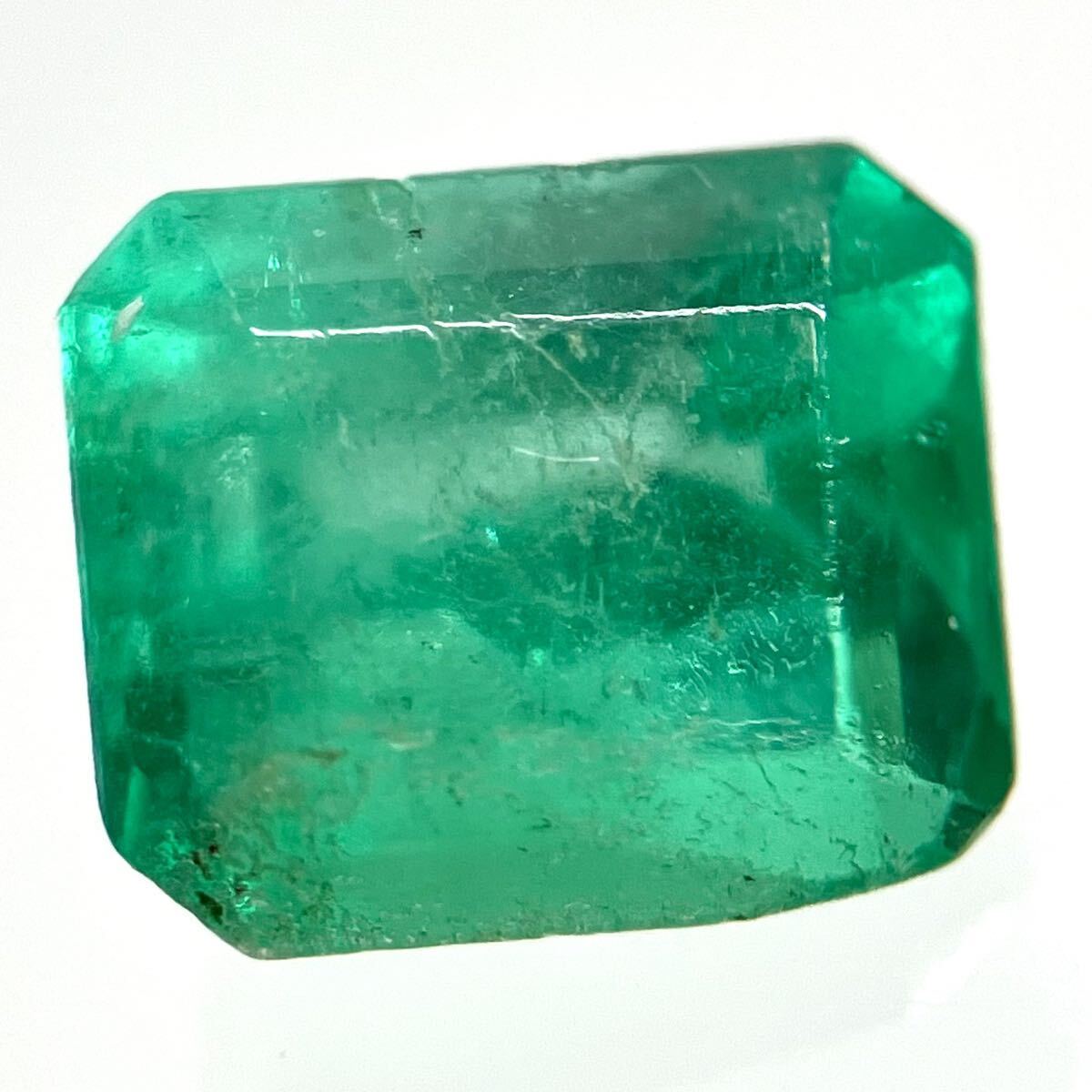 ●天然エメラルド0.706ct●a約5.6×4.8mmソーティング付 ルース 裸石 宝石 ジュエリーjewerly emerald S_画像1