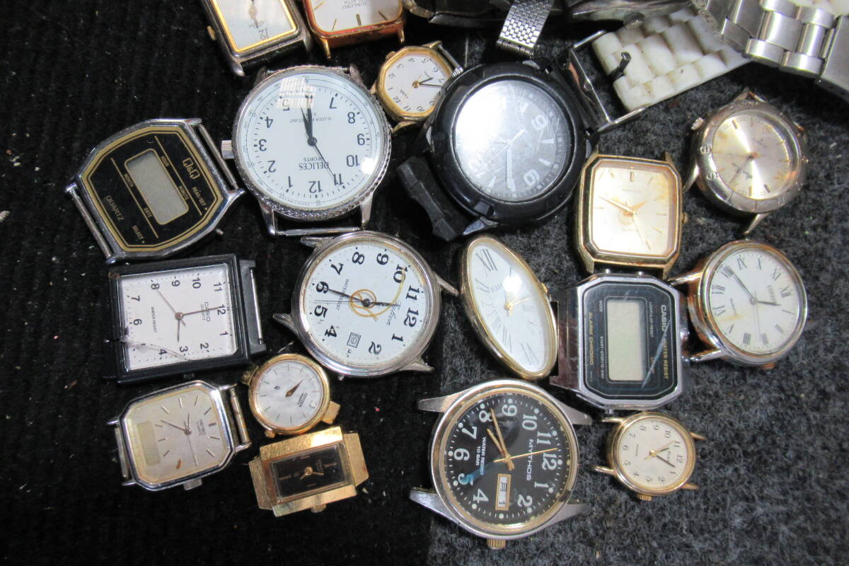 棚14.B1375　腕時計　CASIO 、CITIZEN 、SEIKO、QQ、SCRIPT 、Disney 、RICOH、など各種メーカーメンズ　レディースMIX大量　100点セツト　_画像8