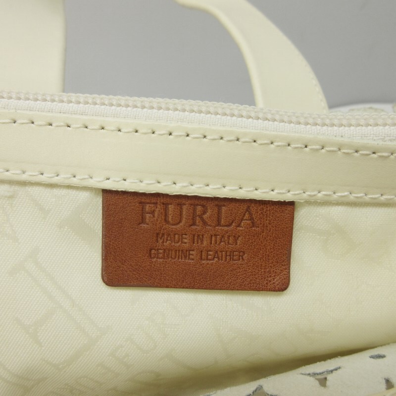 フルラ FURLA トートバッグ ハンドバッグ レザー カットワーク パンチング 加工 ロゴ チャーム アイボリー 系 0407 ■023 レディース_画像3