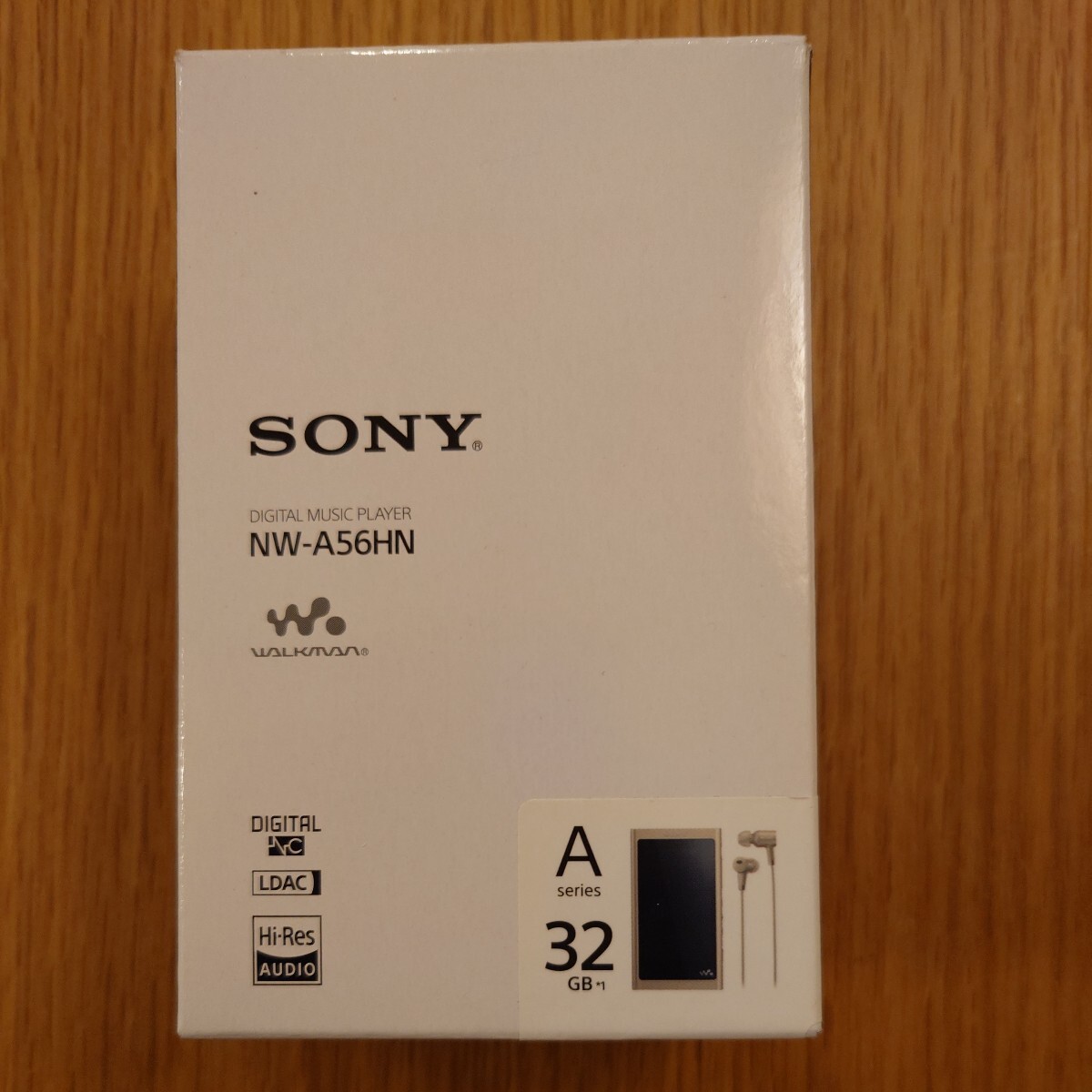 NW-A56HN N （ペールゴールド）　箱付き　純正ケース付き　美品 SONY ウォークマン_画像2