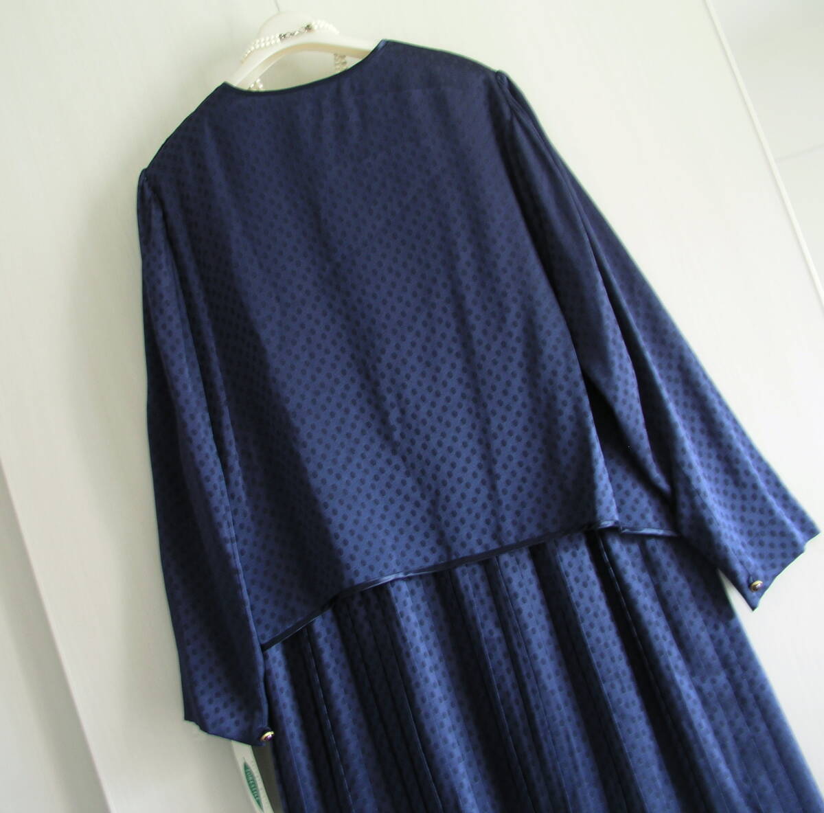  Tokyo style | large size 19 number ^ silk. like comfortable * pleat switch One-piece * formal * navy blue * unused * super-beauty goods 