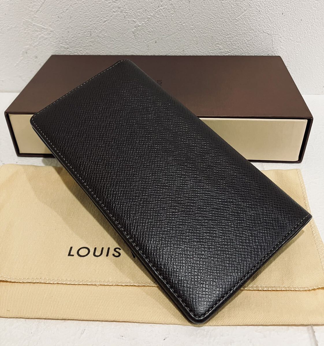 LOUIS VUITTON ★ ほぼ 新品 ルイヴィトン 新品同様 タイガ 長財布 レザー ブラザ 人気！_画像4