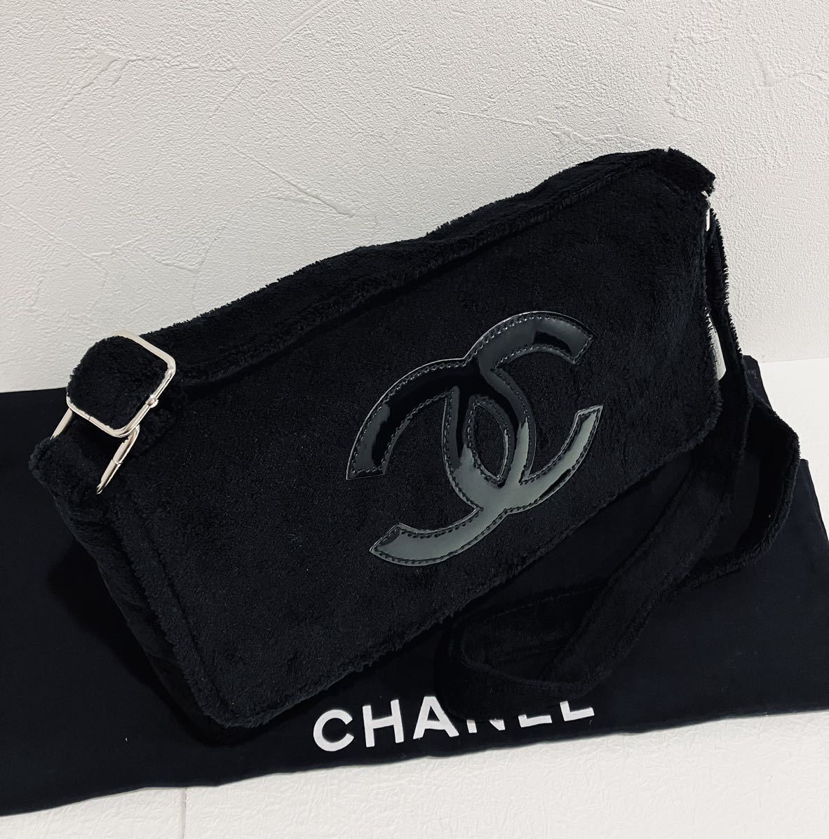 CHANEL ★ 新品 未使用 シャネル ショルダー バッグ 斜め掛け ショルダーバッグ 黒 ブラックの画像2