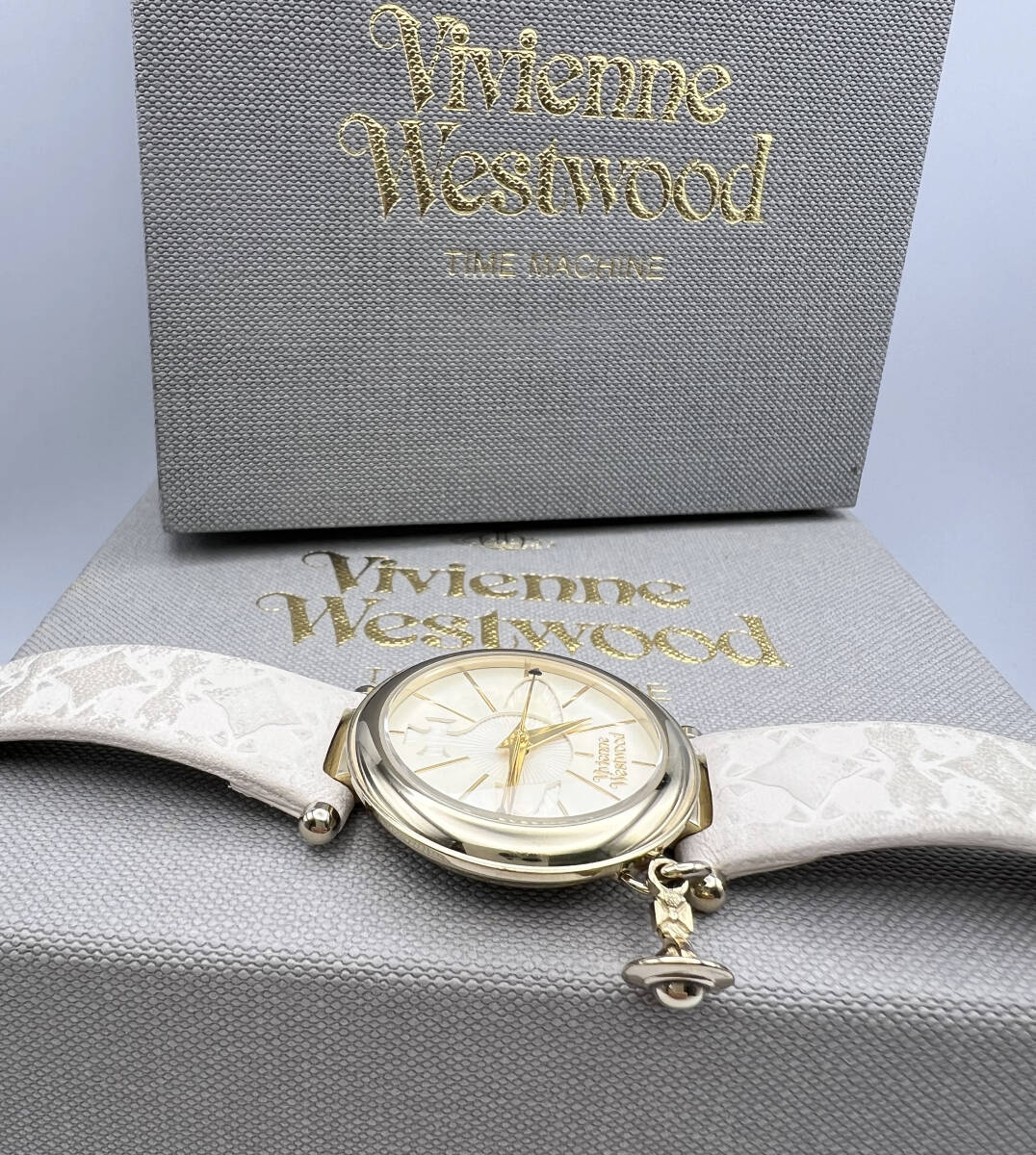 稼働 箱付き Vivienne Westwood ヴィヴィアンウエストウッド クオーツ レディース腕時計 の画像5